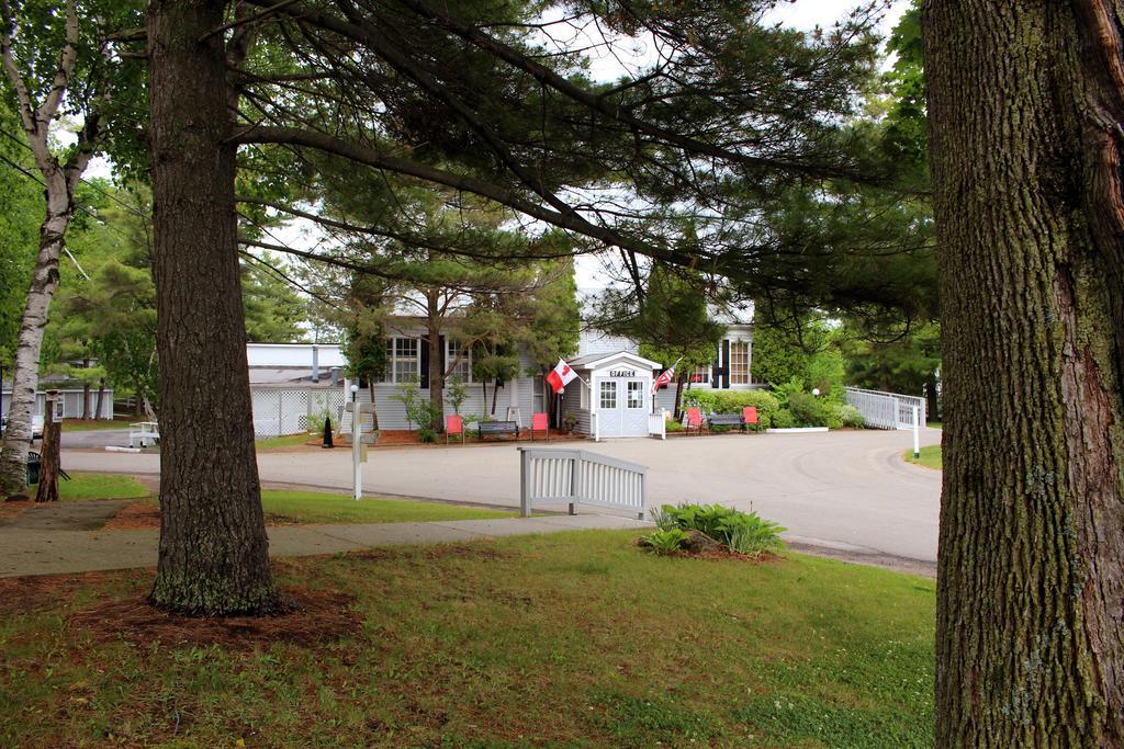 Colonial Resort-1000Islands Gananoque Luaran gambar